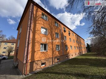 +popl. 2000, poplatky nastaveny pro jednu osobu, elektřinu a