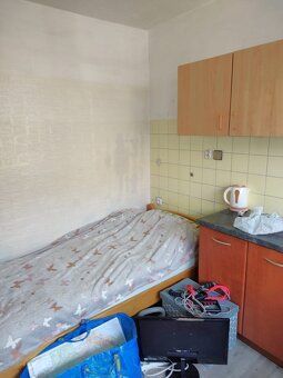 Nabízíme od 1..2026 1.lůžkový zařízený neprůchozí pokoj cca 