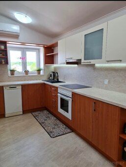Nabízím k pronájmu světlý byt 2+kk o velikosti 51 m² s balko