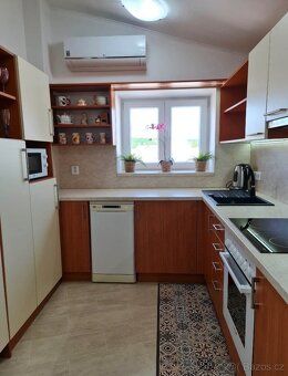 Nabízím k pronájmu světlý byt 2+kk o velikosti 51 m² s balko