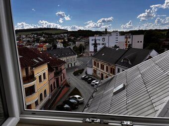 Nabízím k pronájmu světlý byt 2+kk o velikosti 51 m² s balko