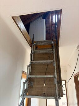 Dvougeneracni rodinný dům o uzitne ploše 220m2, se dvěma byt