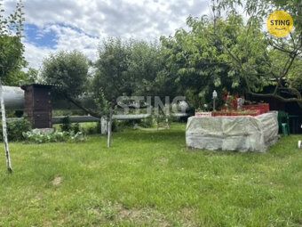Nabízíme k prodeji rovinatou zahradu o výměře 741 m², která 