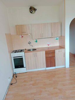 Dobrý den pronájmu byt 1+1 36m2 sídliště Toužim,volný od 1.7
