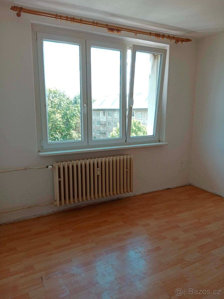 Dobrý den pronájmu byt 1+1 36m2 sídliště Toužim,volný od 1.7