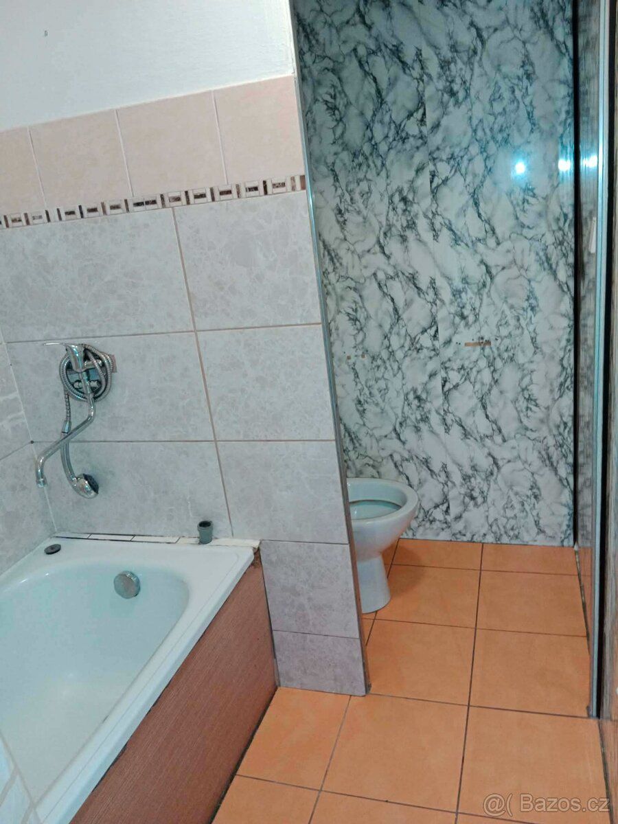 Dobrý den pronájmu byt 1+1 36m2 sídliště Toužim,volný od 1.7