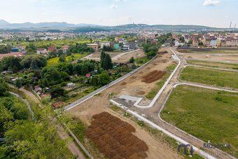 Ve výhradním zastoupení nabízíme stavební parcelu v osobním 