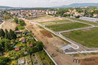 Ve výhradním zastoupení nabízíme stavební parcelu v osobním 