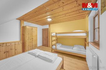 Nabízíme k prodeji luxusní srub z masivního dřeva v oblíbené