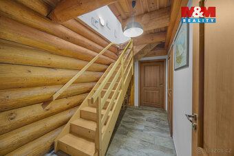 Nabízíme k prodeji luxusní srub z masivního dřeva v oblíbené