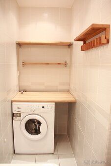 Nabízím k dlouhodobému pronájmu byt 2+1 s velkou šatnou, kte