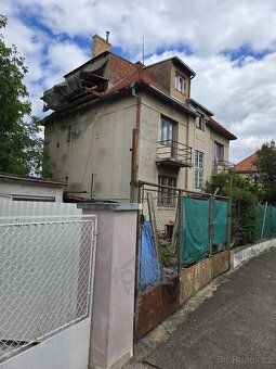Ev.č. 01783 Prodej podílu, id.1/4 činžovního domu, 430 m2, p