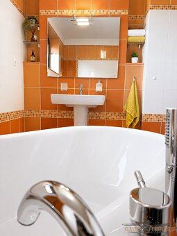Ev.č. 00964 Nabízíme k prodeji prostorný řadový rodinný dům 