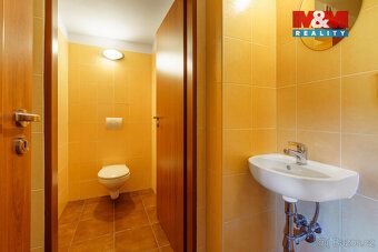 Nabízíme k prodeji udržovaný bytový dům s restaurací a sauno
