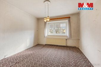 Nabízíme k prodeji rodinný dům s velkým potenciálem využití,