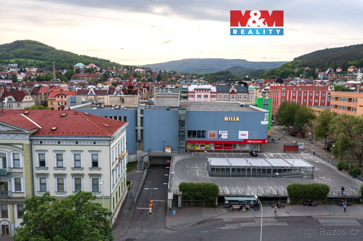 Nabízíme pronájem komerčního prostoru o velikosti 12 m², umí
