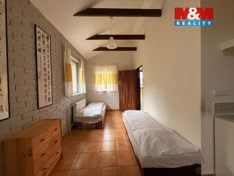 Nabízíme k pronájmu zavedený penzion s restaurací U bílého j