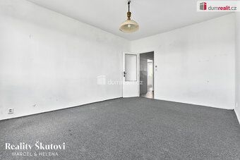 , Nabízíme k prodeji prostorný družstevní byt 2+1 o ploše 61