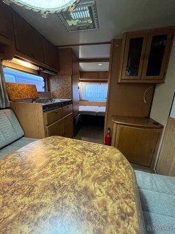 Pronajmu krásný čistý a suchý karavan tovární výroby Hymer E