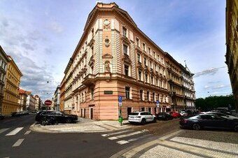 Nabízíme k pronájmu byt 4+1 o velikosti 96 m2 s garáží. Nach