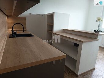 + provize RK 13.000,- vč.DPH. + elektrika na nájemce samosta