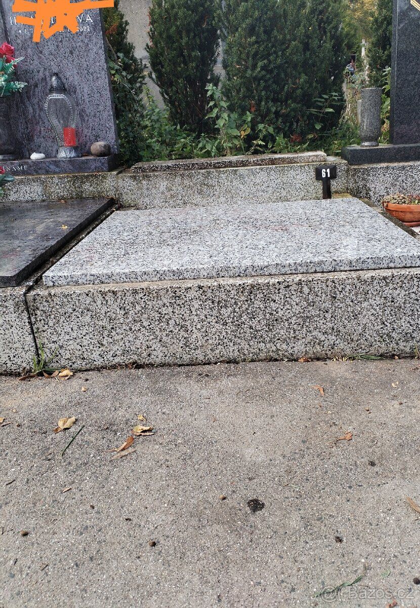 Urnové místo přenechám Řečkovice Měl jsem to pro rodiče ale 