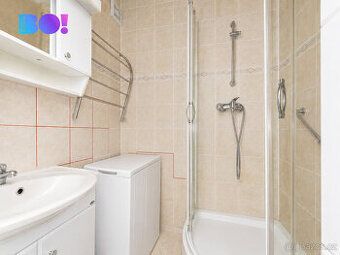 Nabízíme k pronájmu pokoj ve sdíleném bytě v Třinci na ulici