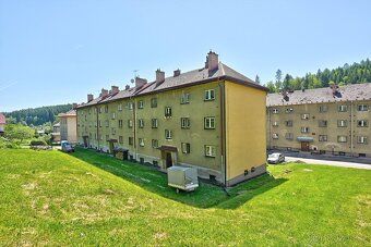 Ev.č. 01117 Nabízíme k prodeji byt 2+1 s balkonem ve třetím 