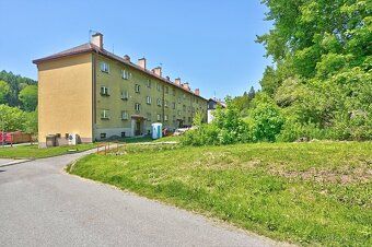 Ev.č. 01117 Nabízíme k prodeji byt 2+1 s balkonem ve třetím 