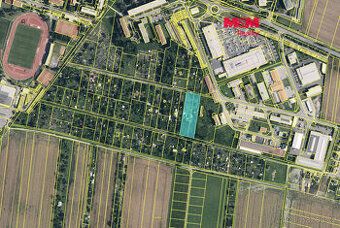 Nabízíme prodej pozemku 9000 m² v Přerově, příjezdová cesta 