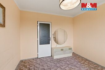 Byt vyniká svojí polohou a rozložením místností uvnitř. Byto