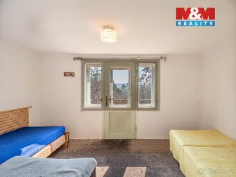 Prodej samostatného cihlového rodinného domu na okraji obce 