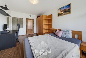 Ev.č. 00881 Prodej prostorného řadového rodinného domu 5+1 v