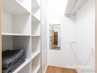 Nabízíme k dlouhodobému podnájmu útulný a světlý byt o dispo