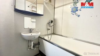 Nabízíme k pronájmu prostorný byt o dispozici 3+1 s balkonem