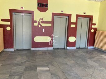 V exkluzivním zastoupení majitele, Vám nabízíme pronájem nez