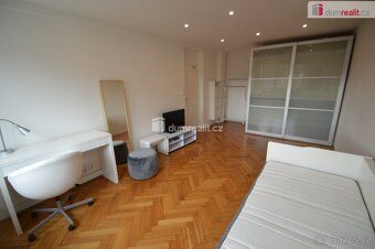 , prodej 1+1 37m² P10 Strašnice, U hranic. Byt v 5. (předpos