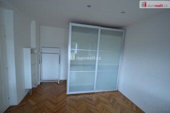 , prodej 1+1 37m² P10 Strašnice, U hranic. Byt v 5. (předpos