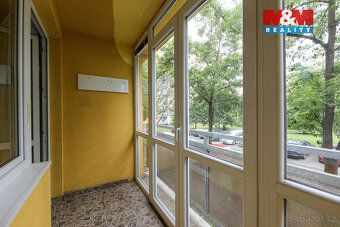 Nabízíme k pronájmu prostorný byt o dispozici 3+1 s lodžií v
