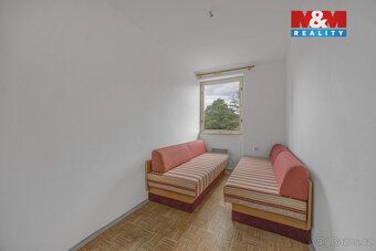 Nabízíme k dlouhodobému pronájmu světlý a prostorný byt o di