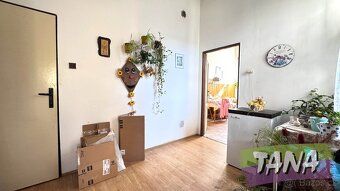 Ev.č. 00266 Nabízíme k prodeji byt o dispozici 2+1 a výměře 
