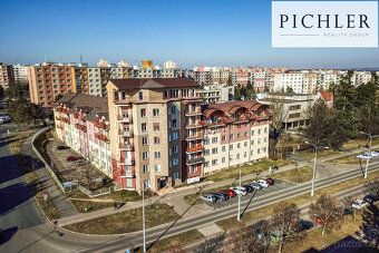 Nabízíme k pronájmu moderní byt o dispozici 2+kk a podlahové