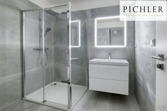 Nabízíme k pronájmu moderní byt o dispozici 2+kk a podlahové
