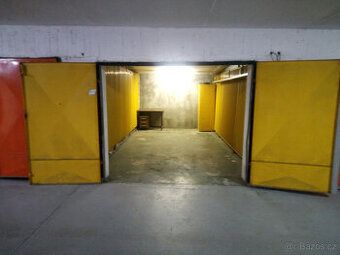 K dlouhodobému pronájmu nabízíme garáž v garážovém komplexu 
