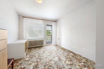 Ev.č. 02559 Některé domy nabízejí více místností. Tento nabí