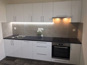 Nabízím k pronájmu útulný byt 1+1 o velikosti 36 m² na ulici
