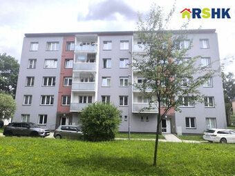 Ve druhém nadzemním podlaží udržovaného cihlového domu v uli