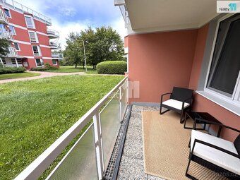 +popl. 2000, + zálohy na služby v domě 2.000,-Kč/měsíc + ele