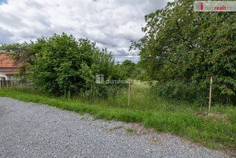 , prodej 2 stavebních pozemků každý o výměře 917 m² v osobní