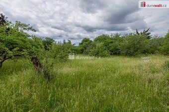 , prodej 2 stavebních pozemků každý o výměře 917 m² v osobní